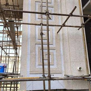 吕梁 黄金麻花岗岩别墅外墙干挂回纹造型效果