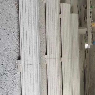 吕梁 花岗岩厂家带你看白麻花岗岩门楼大柱柱皮