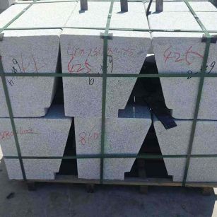 吕梁 芝麻白异形坐凳，石凳