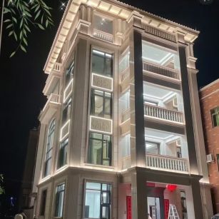 吕梁 芝麻白花岗岩别墅外墙夜间效果