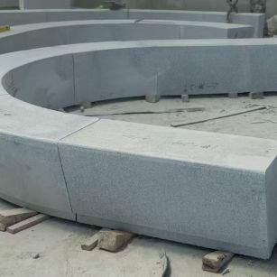 吕梁 芝麻白花岗岩光面弧形坐凳