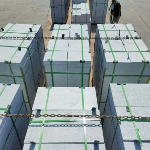 吕梁 芝麻白花岗岩5公分地铺石 花岗岩厂家工厂装车日常