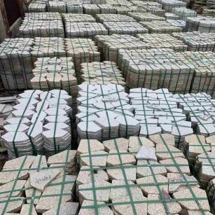 吕梁 黄金麻白麻花岗岩荔枝面地铺石(冰裂纹)