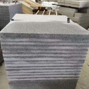 吕梁 芝麻白5公分火烧地铺成品，900*400，规格可定制