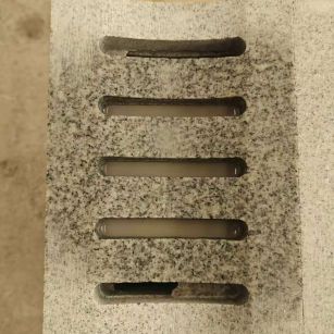 吕梁 芝麻白拉丝面花岗岩U型开槽排水槽