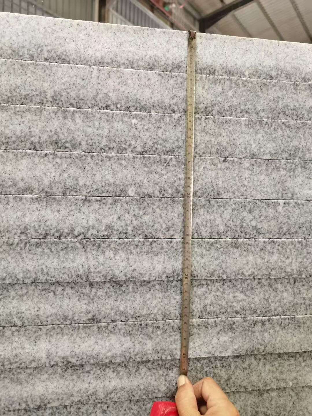 吕梁 芝麻白火烧成品厚薄均匀，B料价格接近A料质量