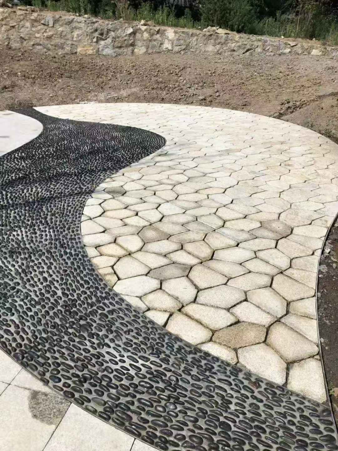 吕梁 黄金麻冰裂纹地铺石工地铺装案例