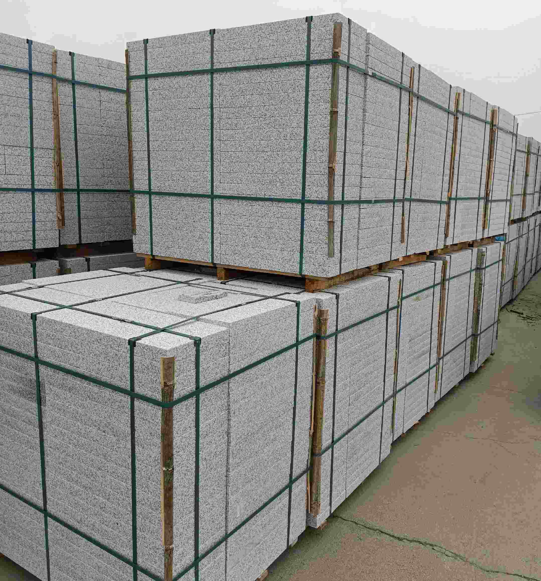 吕梁 白麻花岗岩石材荔枝面地铺石（300*600*50）