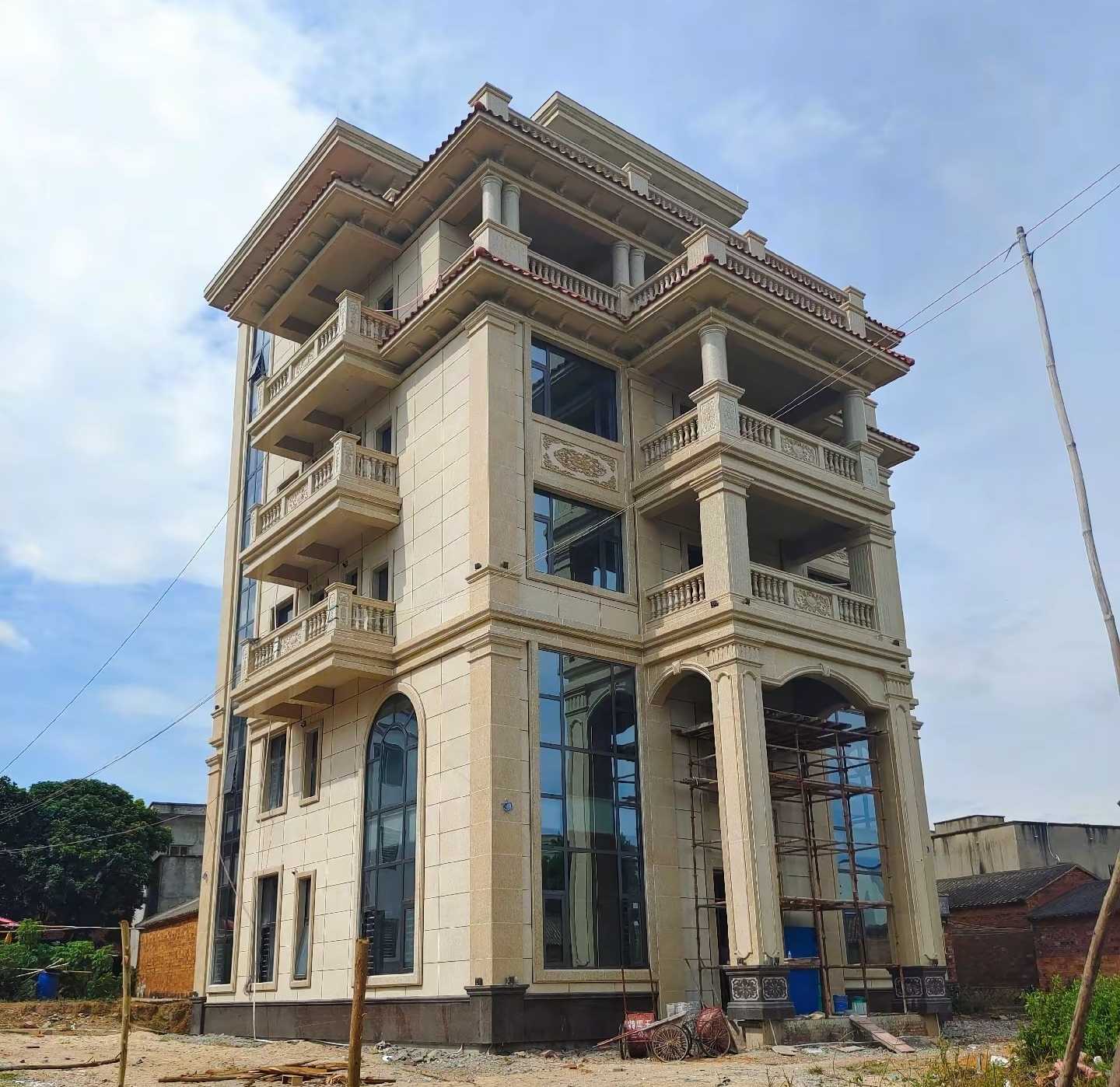 吕梁 黄金麻花岗岩石材别墅外墙干挂搭配（雕花栏杆花瓶柱门楼罗马柱）