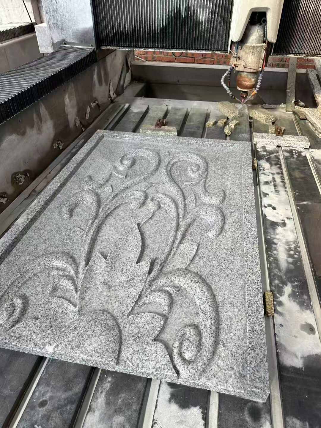 吕梁 白麻别墅干挂雕花板