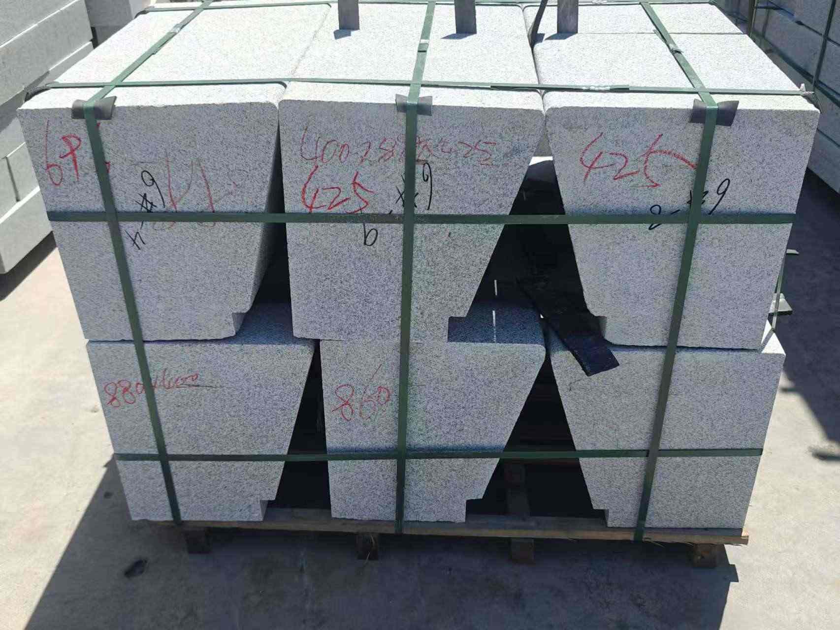 吕梁 芝麻白异形坐凳，石凳