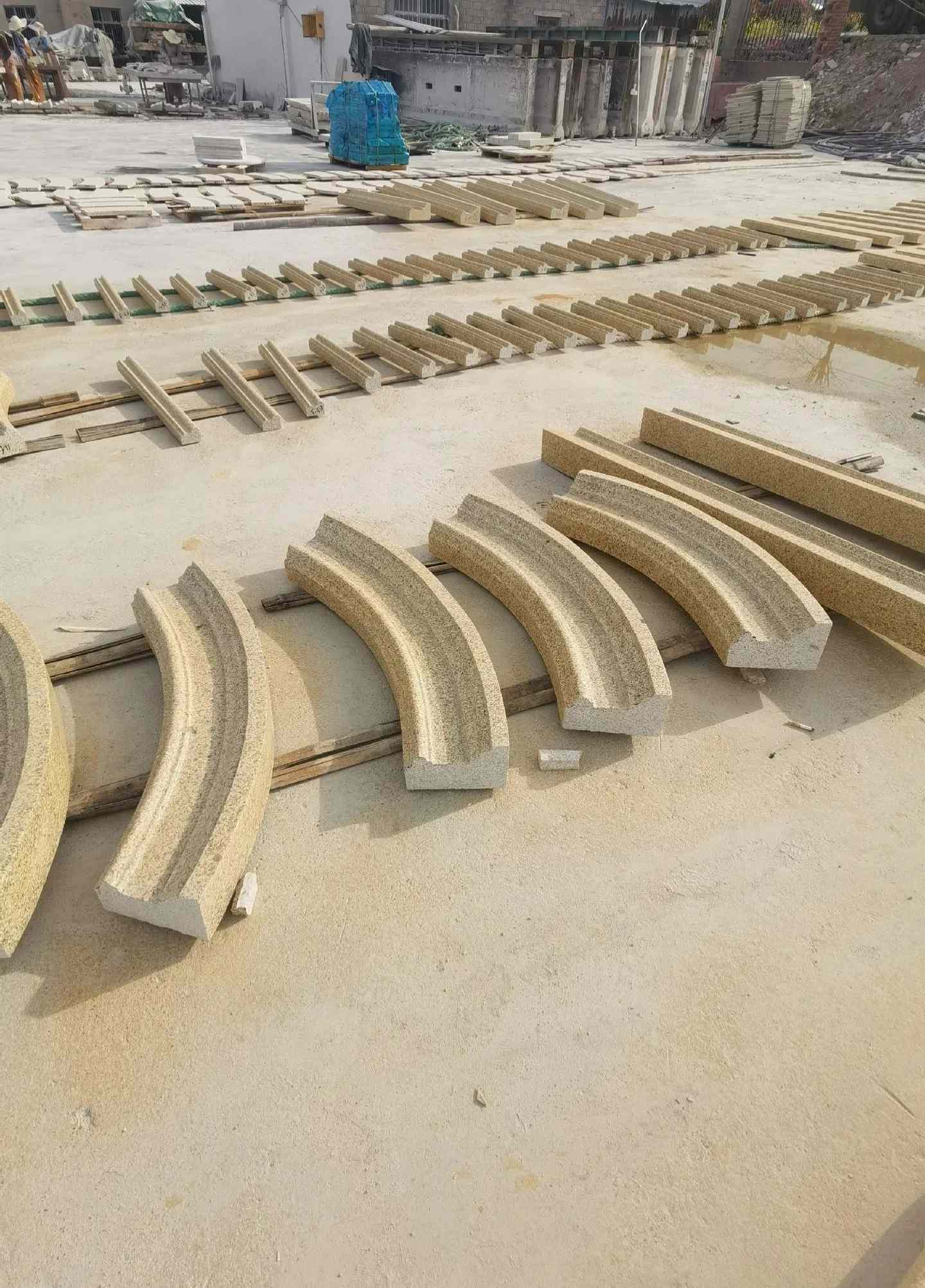 吕梁 黄金麻花岗岩别墅线条