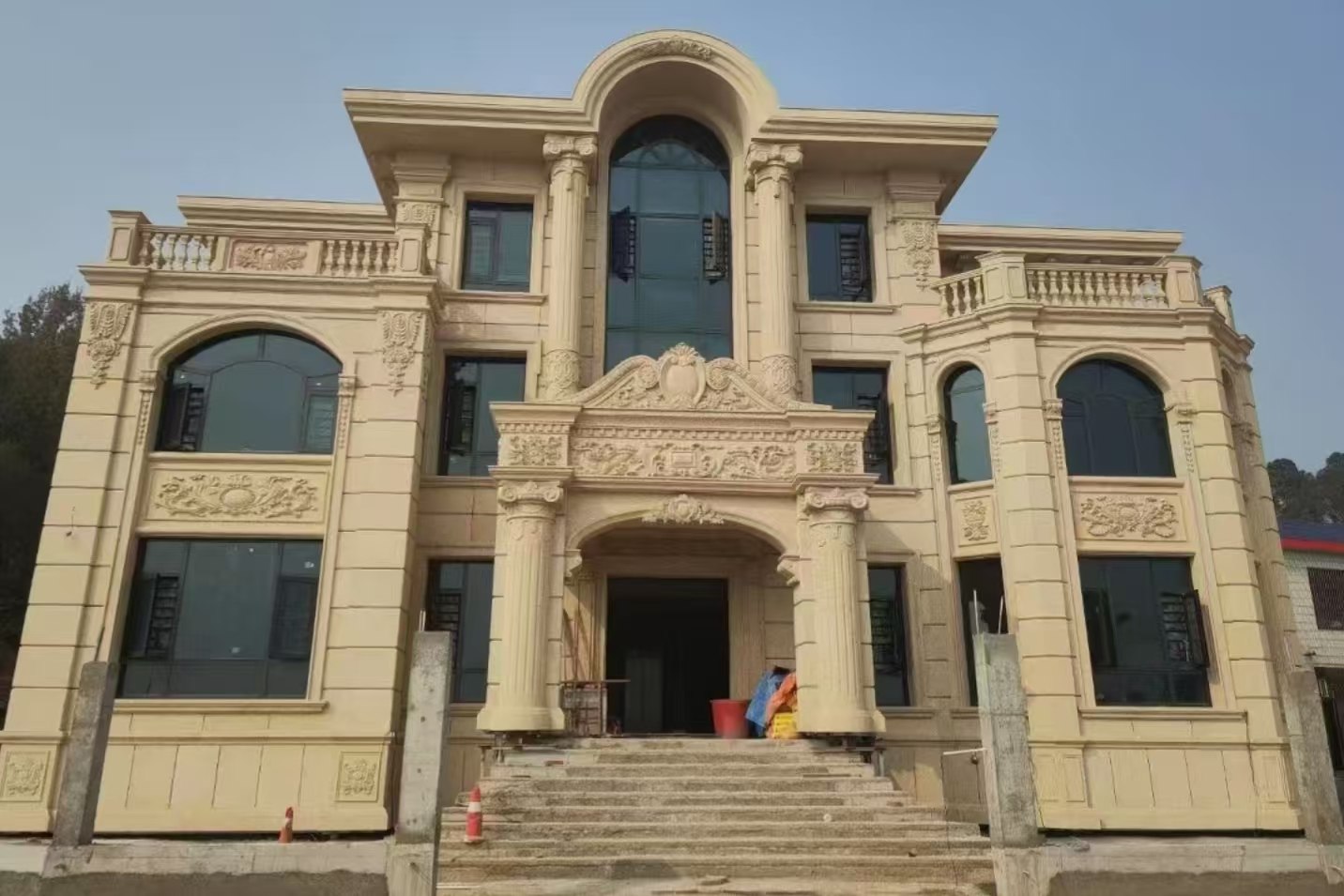 吕梁 黄金麻花岗岩别墅外墙干挂