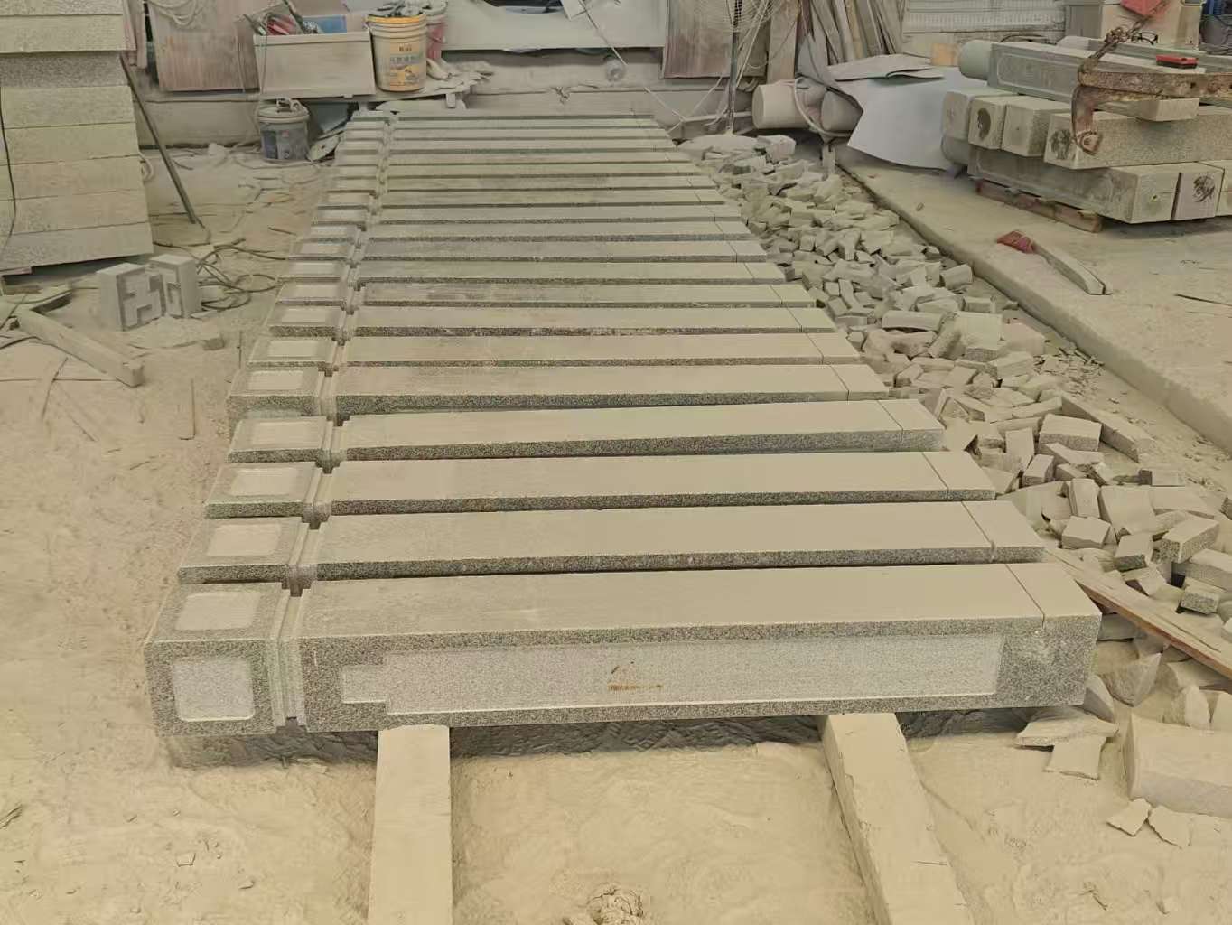 吕梁 芝麻白异形加工雕刻-栏杆大柱，方柱