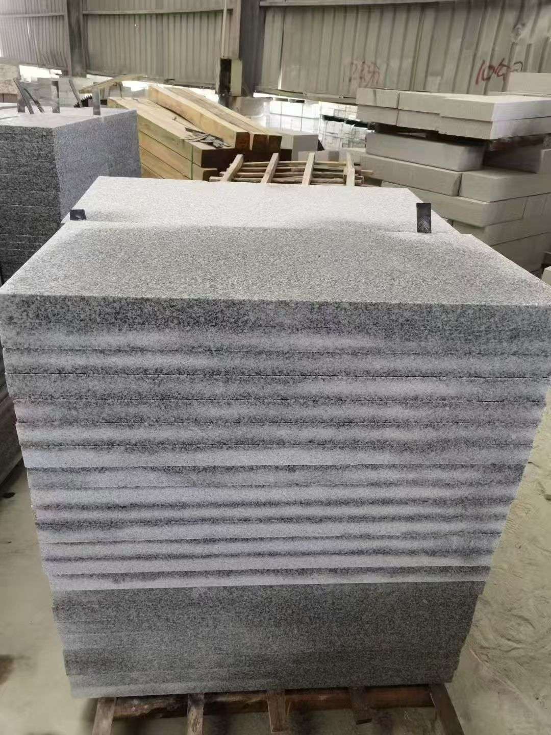 吕梁 芝麻白5公分火烧地铺成品，900*400，规格可定制