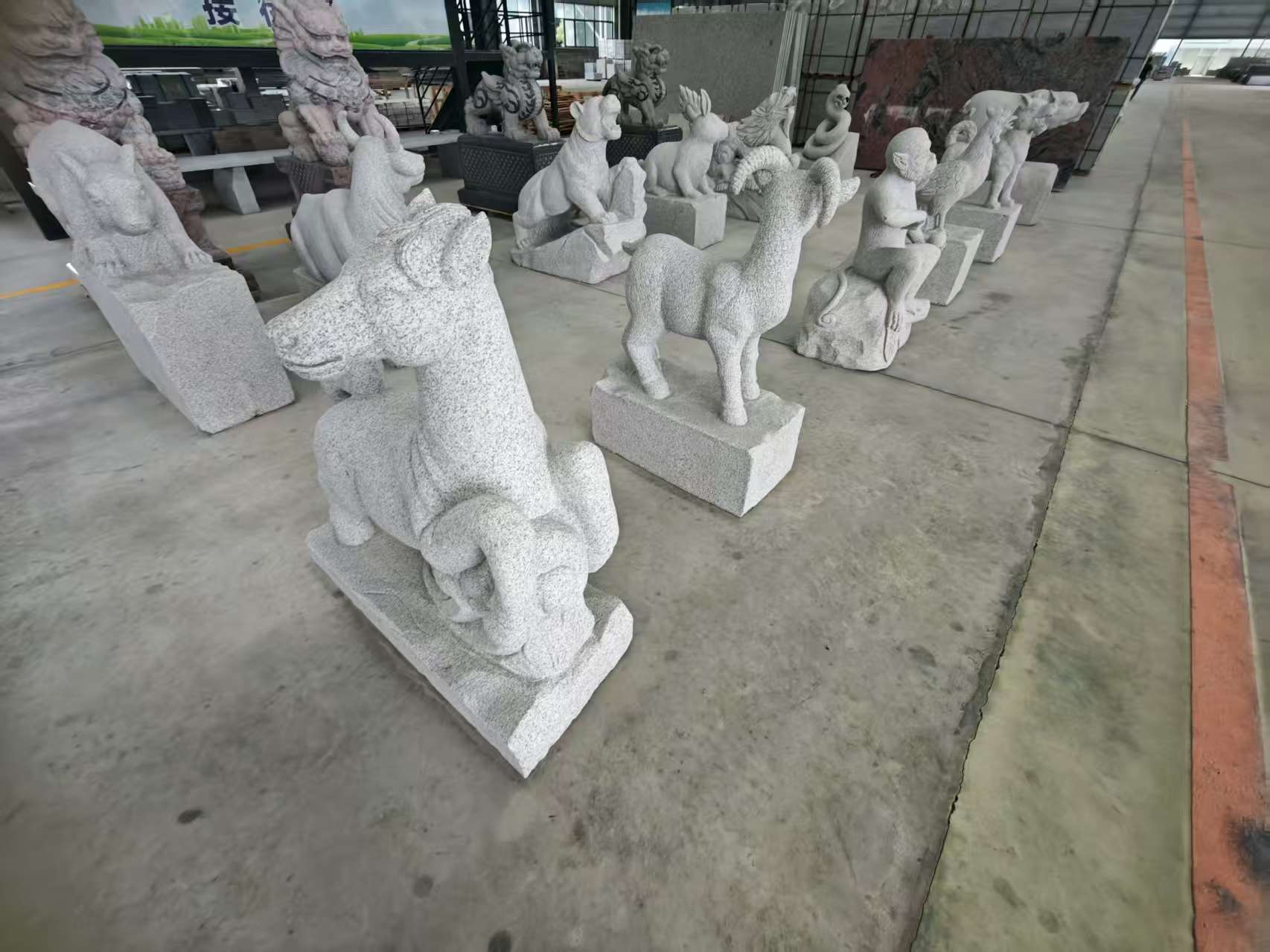 吕梁 芝麻白花岗岩造型立体雕刻——十二生肖